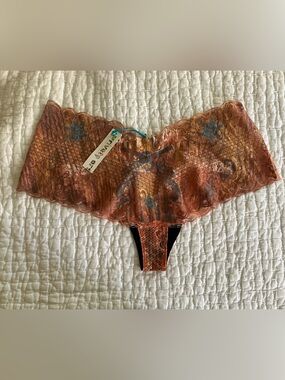 Private arts cowgirl lace booty thong size large